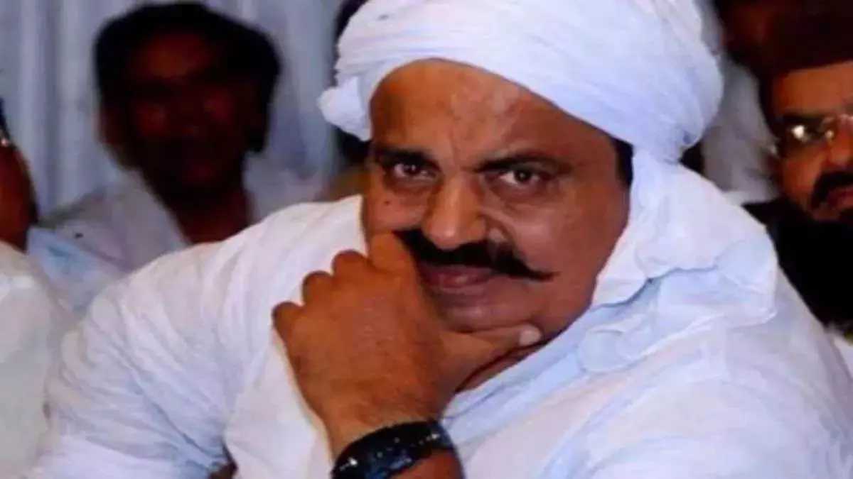 अतीक अहमद की 40 संपत्तियों की पुलिस कर रही जांच